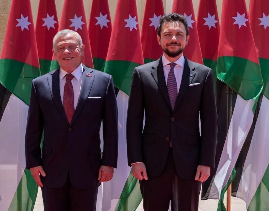 الكلية الجامعية الوطنية للتكنولوجيا تهنئ الملك