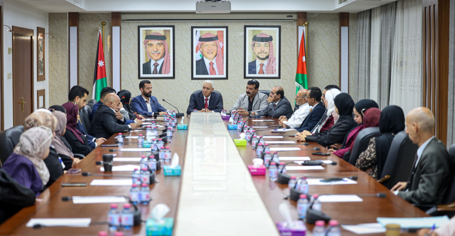 الإعلام النيابية تبحث مع منتدى قضاء