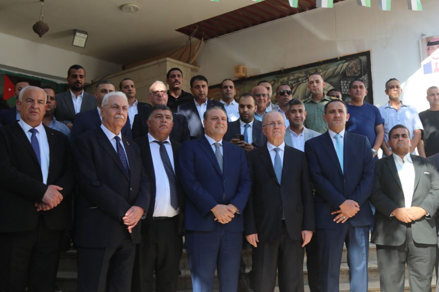 رئيس الوزراء الفلسطيني يزور المستشفى الميداني