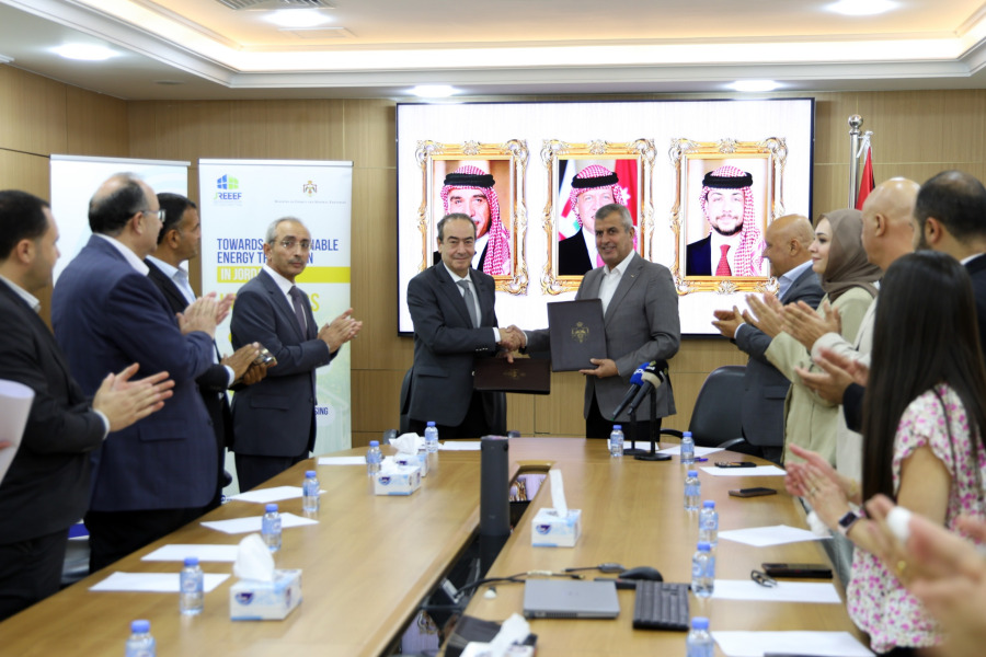 الطاقة ونقابة المهندسين توقعان المرحلة الثانية