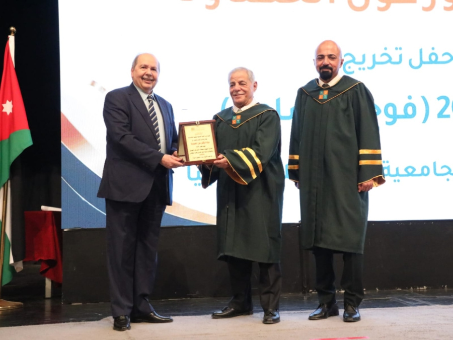 عون الخصاونة يرعى حفل تخريج فوج