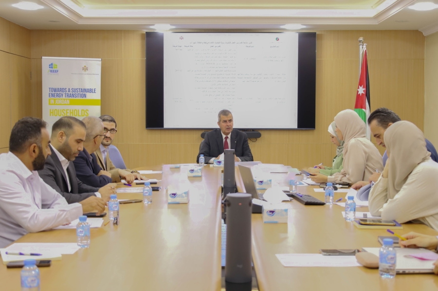 الخرابشة يتابع مشاريع رؤية التحديث الاقتصادي