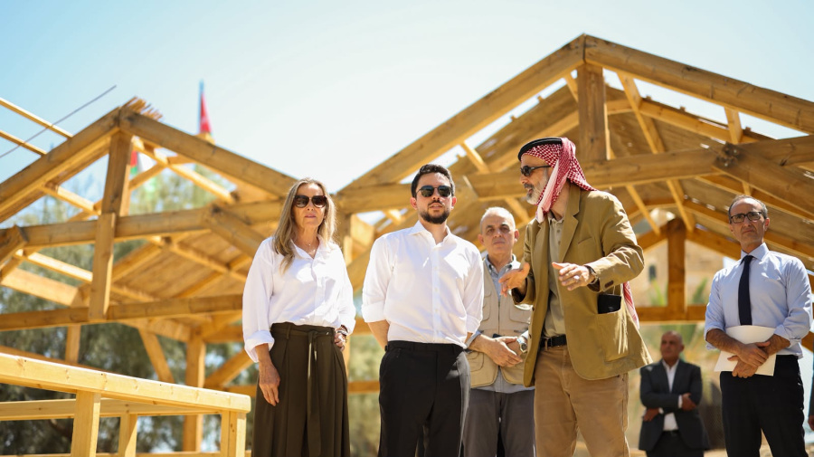 ولي العهد يزور موقع عمّاد السيد