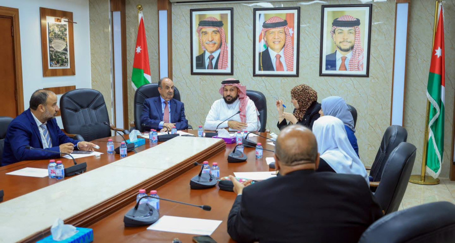 التربية النيابية توصي برفع نسبة قبول