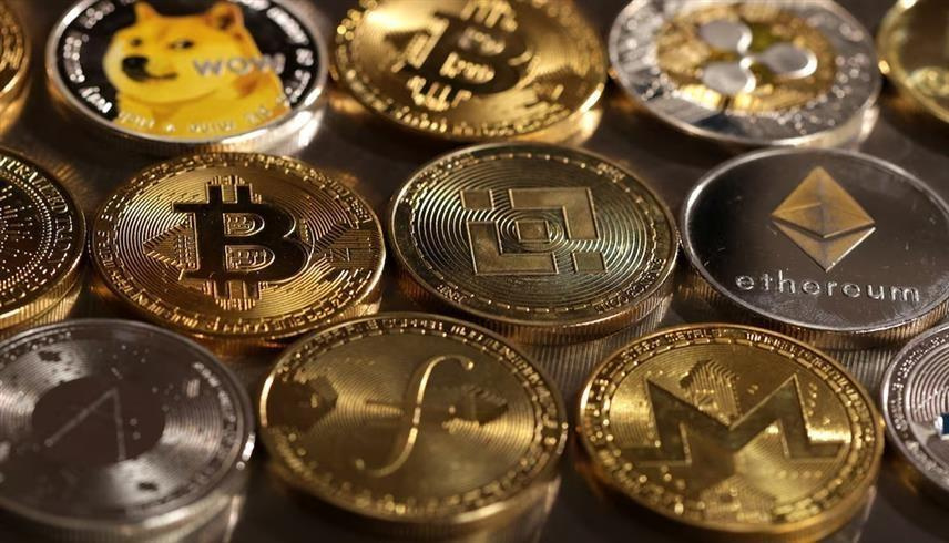 بتكوين تتراجع دون 84 ألف دولار..