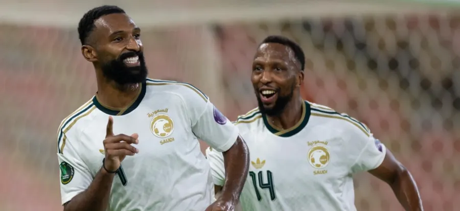 السعودية تحسم أولى بطاقات نصف نهائي