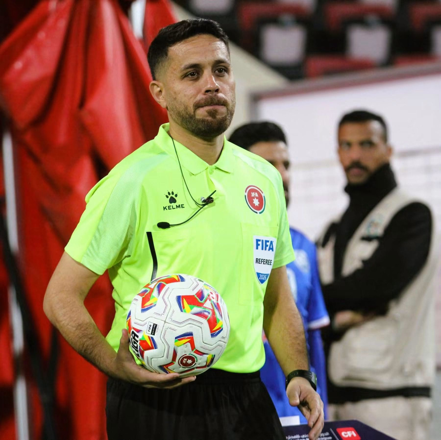الأردني محمد مفيد يقود مباراة ديربي