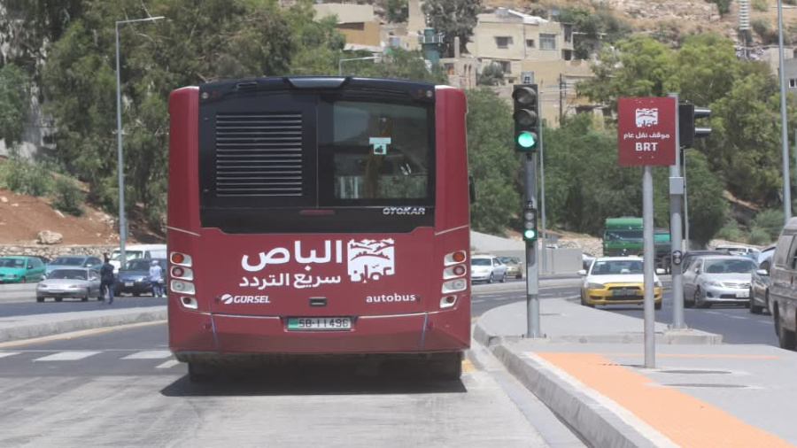 تشغيل خدمة النقل المنتظم على خط