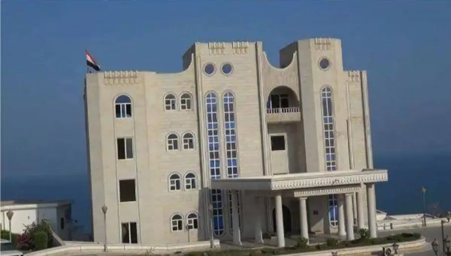 الحوثيون يهاجمون القصر الرئاسي اليمني