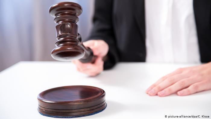 اتهامات لمسؤولين كبار بإرسال 64 ألف