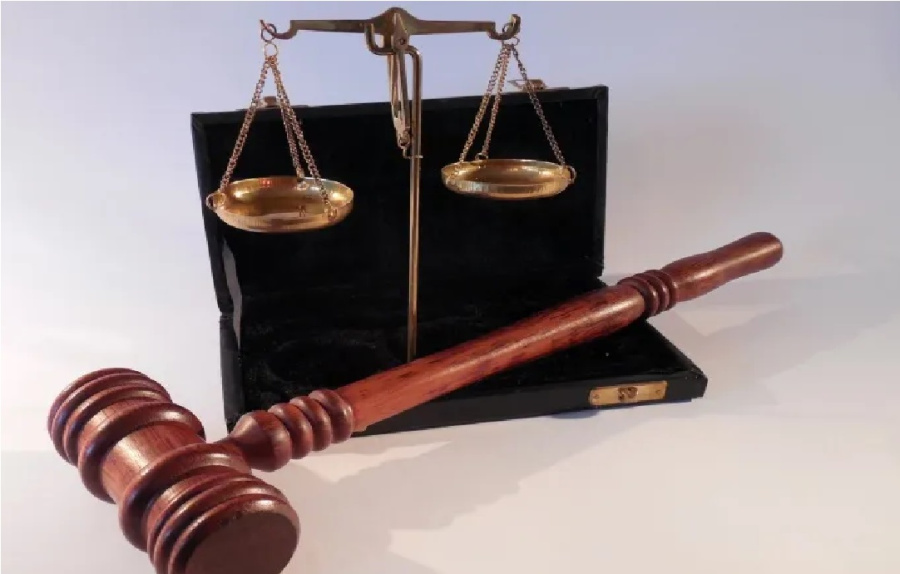 زوجتي تشتم كثيرا ومؤخرا اعتدت عليّ