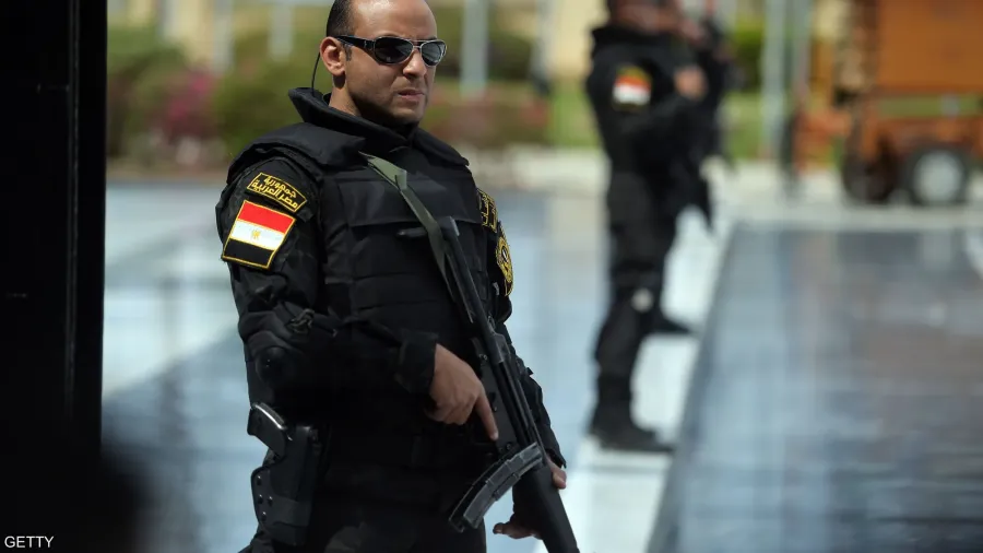 مصر تبعد الأردني (ح.ع).. وتكشف السبب