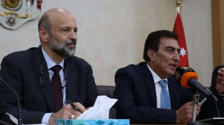 مصادر تكشف تفاصيل لقاء الطراونة بالرزاز