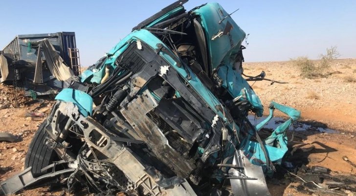 وفاة بتدهور شاحنة في الشيدية (صور)