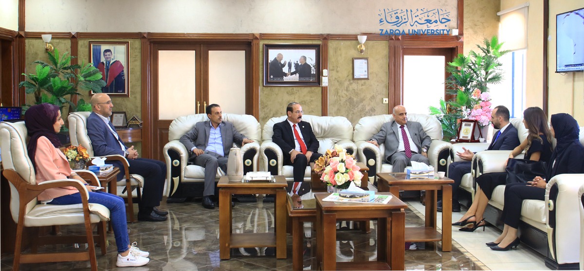 وفد من مؤسسة ولي العهد يزور