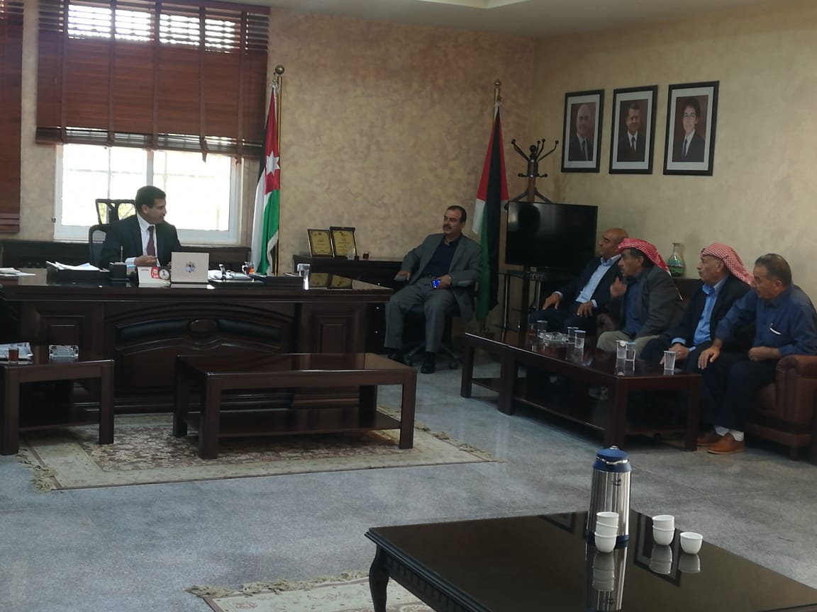 محافظ جرش يلتقي اهالي بلدة مقبلة