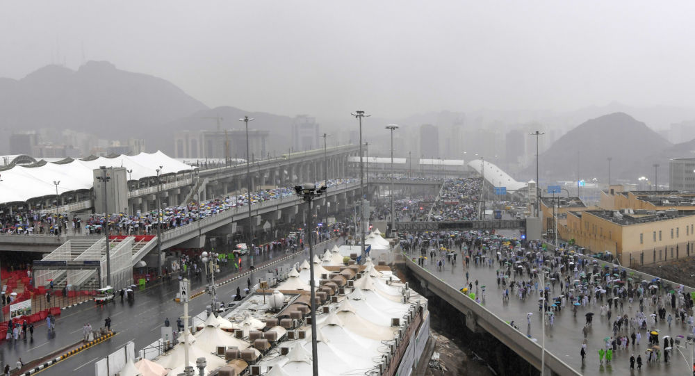 بالفيديو.. . أمطار مبكرة تغمر السعودية