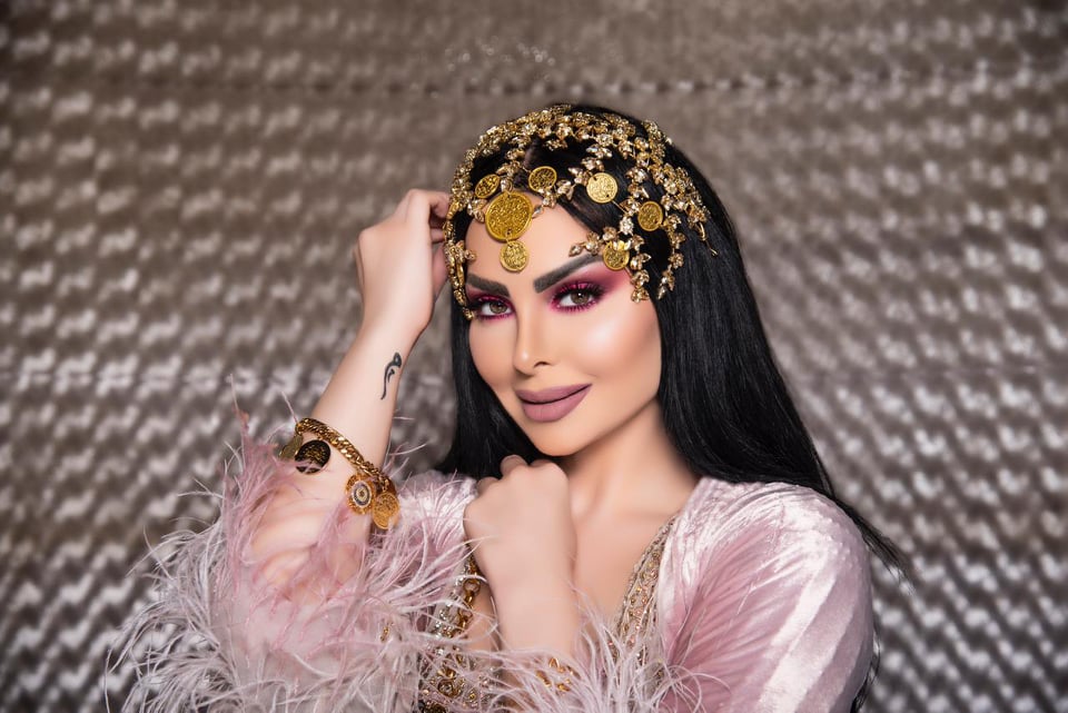 ديانا كرزون تغني لأول مرة باللغة