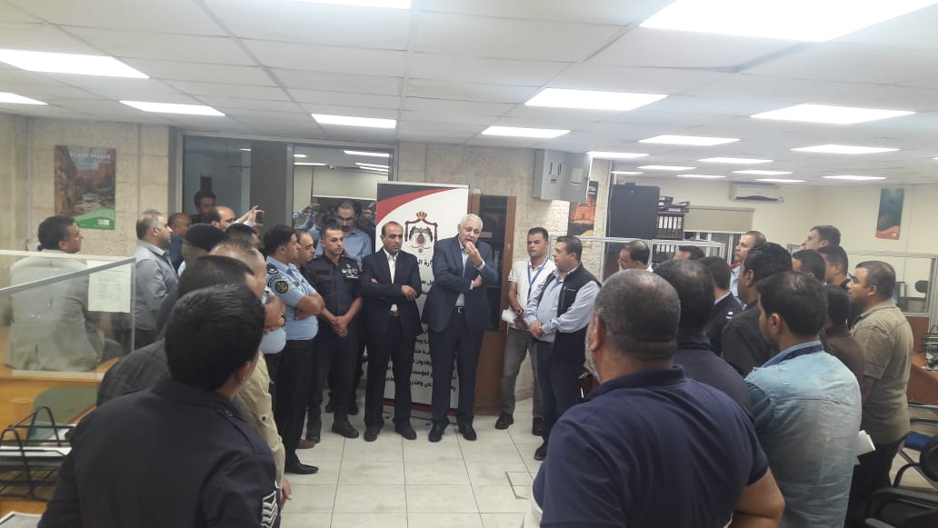 العمل: تطبيق التشريعات النافذة للحد من