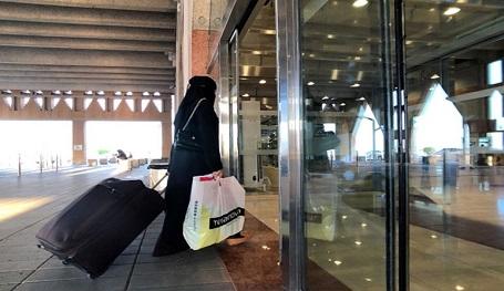 السياح الأجانب يتهافتون على السعودية