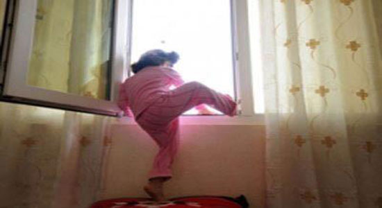 طفلة أردنية تسقط من الطابق العاشر