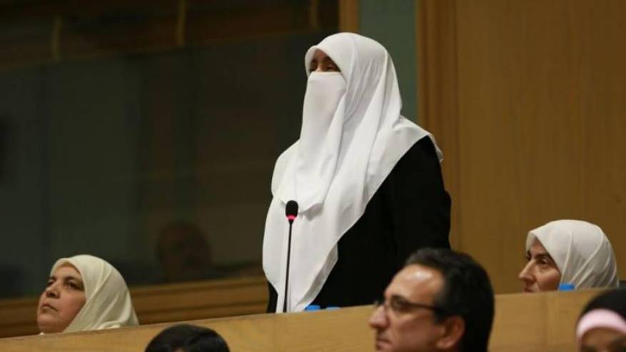 حل قضية الطلبة الأردنيين العائدين من