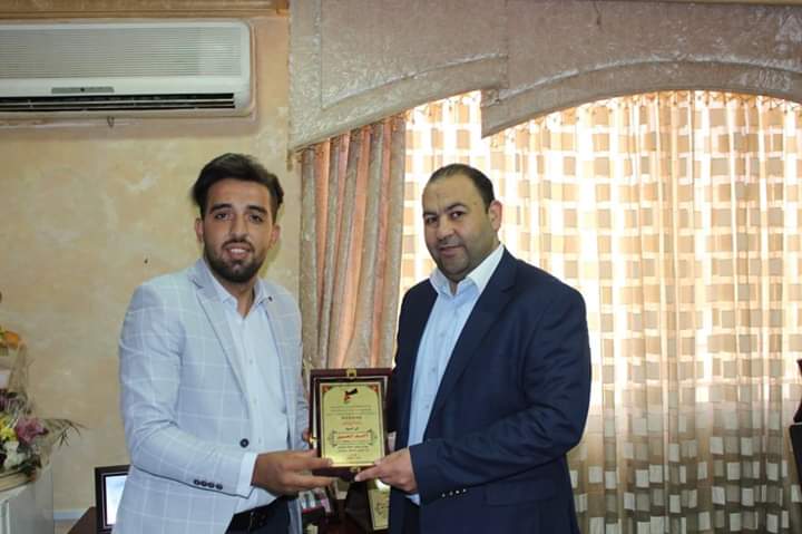 الجبالي يكرم الحسن والعزام (صور)