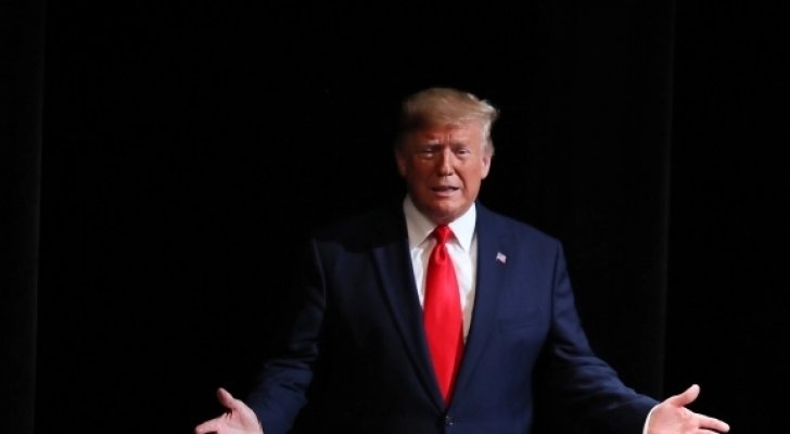 الرئيس الأوكراني ينفي أن يكون ترامب