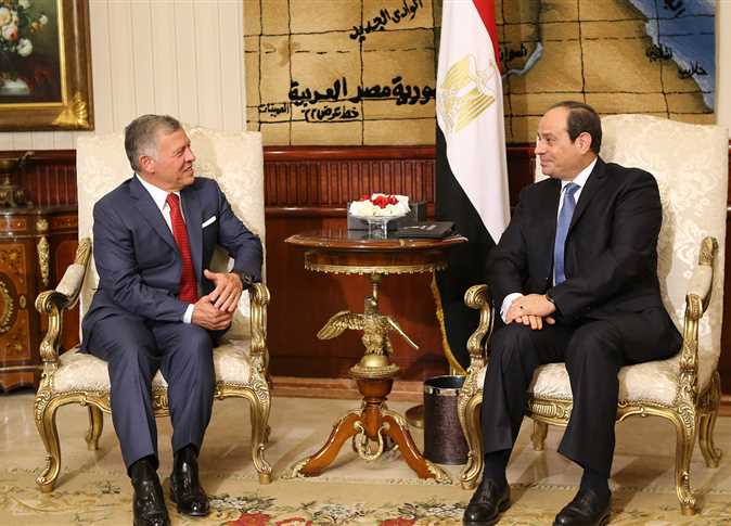 الملك يغادر الى مصر