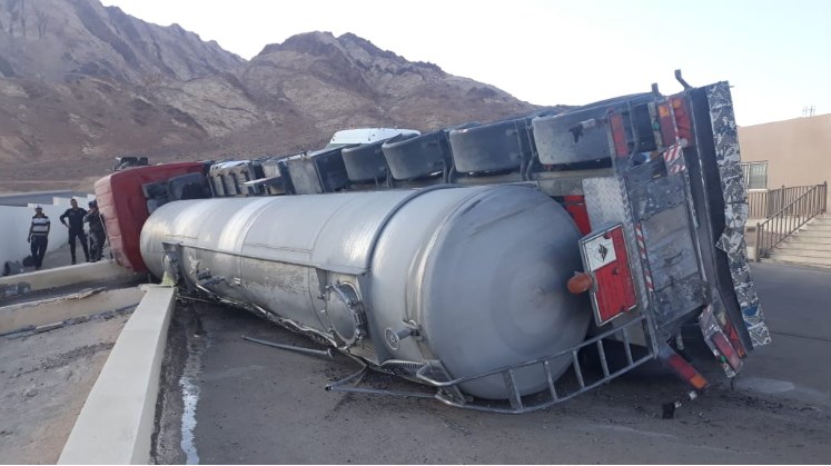 إصابة سائق صهريج في العقبة