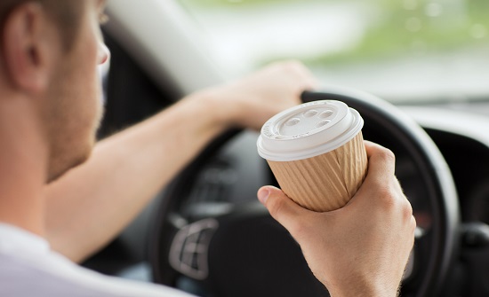 إدارة السير تحذر من شرب القهوة
