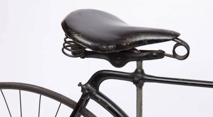 عجوز ياباني ينتقم من سرقة مقعد