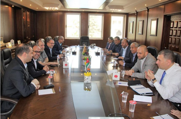 الجغبير يؤكد دعم القطاع الصناعي لإقامة