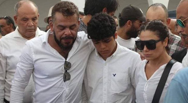 الفنانة الأردنية صبا مبارك حزينة لوفاة