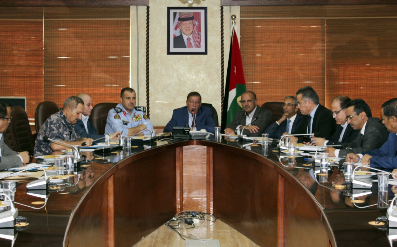 محافظ العاصمة يتوعد هؤلاء