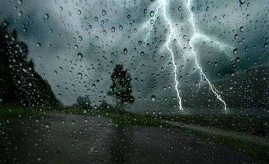 تحذيرات من أمطار رعدية غزيرة تتساقط