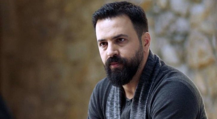 تيم حسن يشعر بالحزن