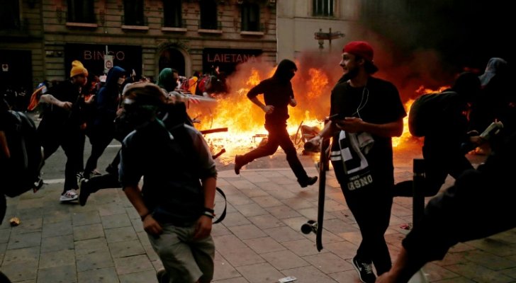 تصاعد العنف في برشلونة خلال تجمعات