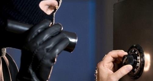مجهول يسرق 12 الف دينار من