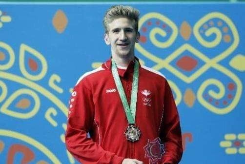 لاعب جامعة عمان الأهلية للتايكواندو صالح