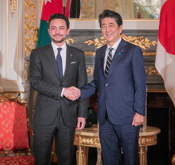 ولي العهد يلتقي رئيس الوزراء الياباني