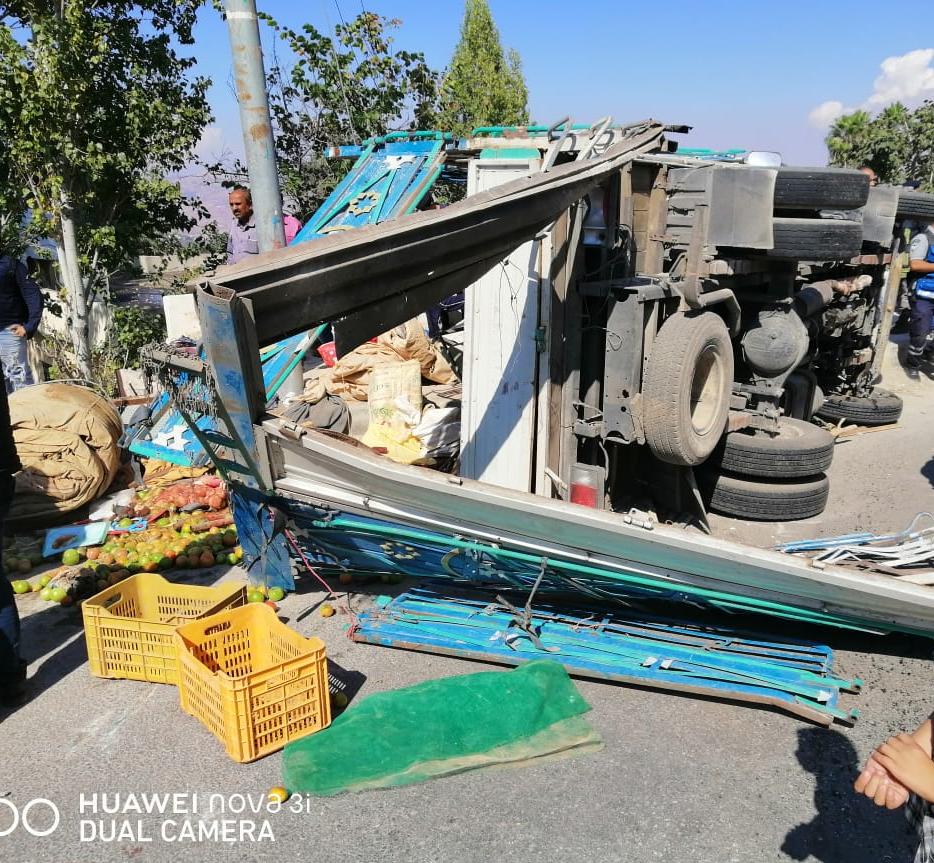 وفاة و8 إصابات بتدهور في البلقاء