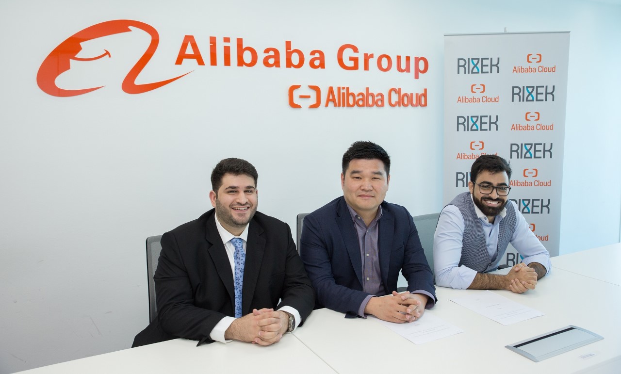 «RIZEK» أكبر تطبيق للأعمال يوقع عقد