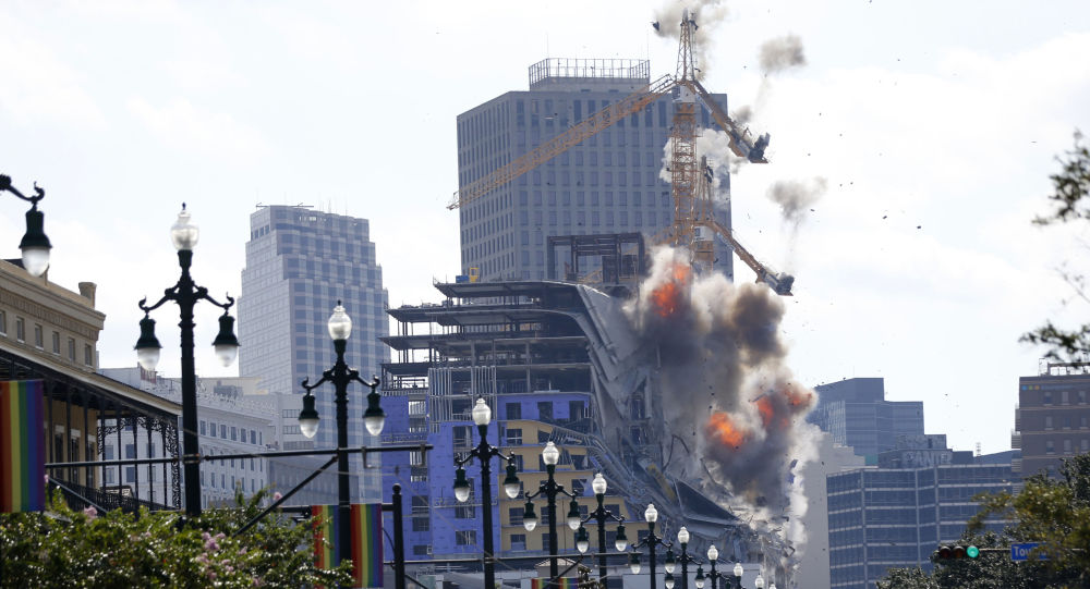 بالفيديو.. . لحظة تفجير رافعتين في