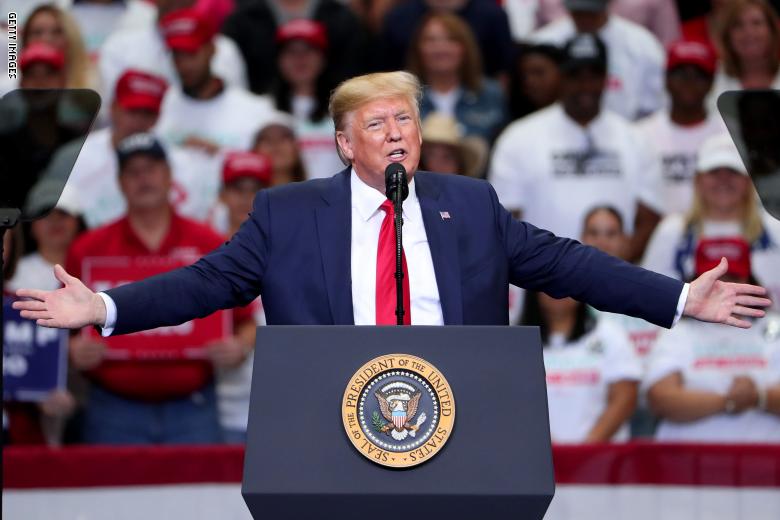 ترامب يكشف عن خطوة بشأن سوريا