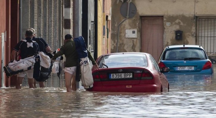 أمطار شديدة جدا في إسبانيا تعادل