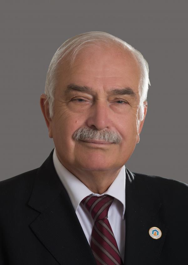 الدكتور أبو سنينة من ’عمان العربية‘