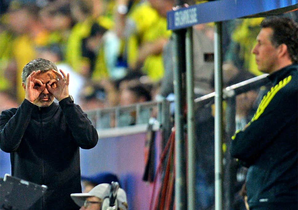 مورينيو يقترب من تدريب أحد أكبر