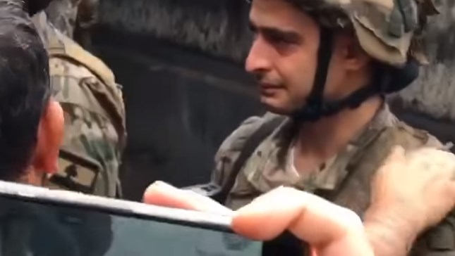 كيف علق فنانون لبنانيون على بكاء