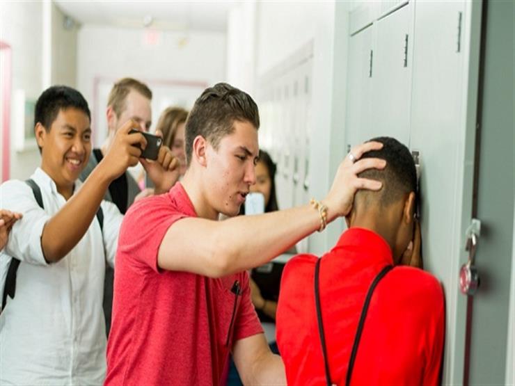 تصوير التنمر ونشره.. شراكة في الاعتداء